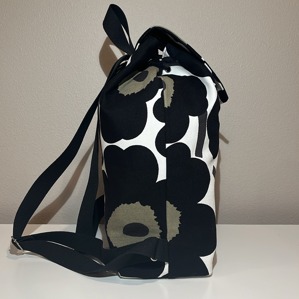 Marimekko Nippu Unikko Backpack - Black/White/Green - Picture 6 of 16